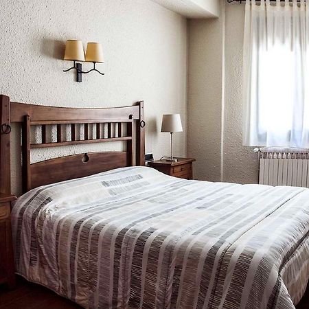 Hostal La Plaça Erill la Vall Extérieur photo
