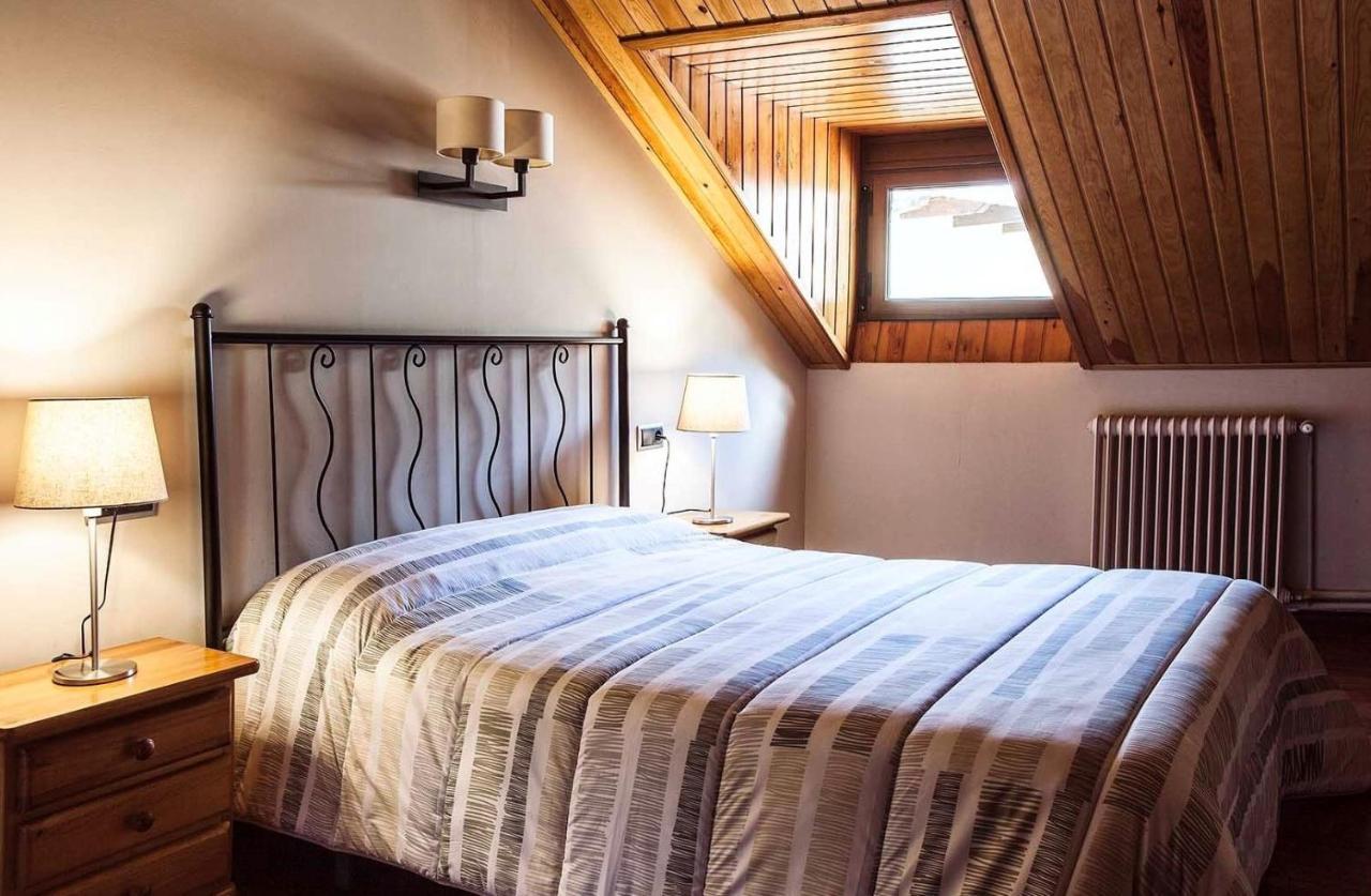 Hostal La Plaça Erill la Vall Extérieur photo