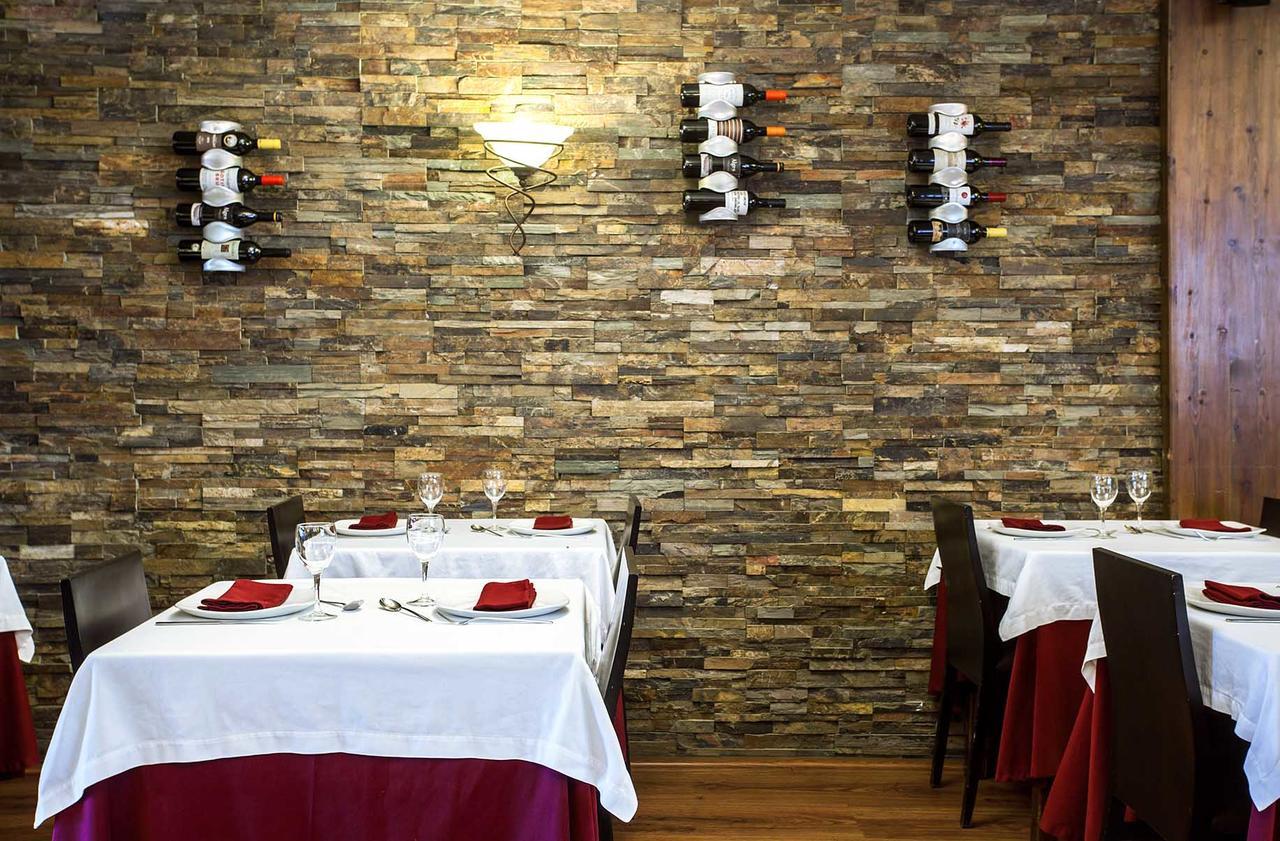 Hostal La Plaça Erill la Vall Extérieur photo