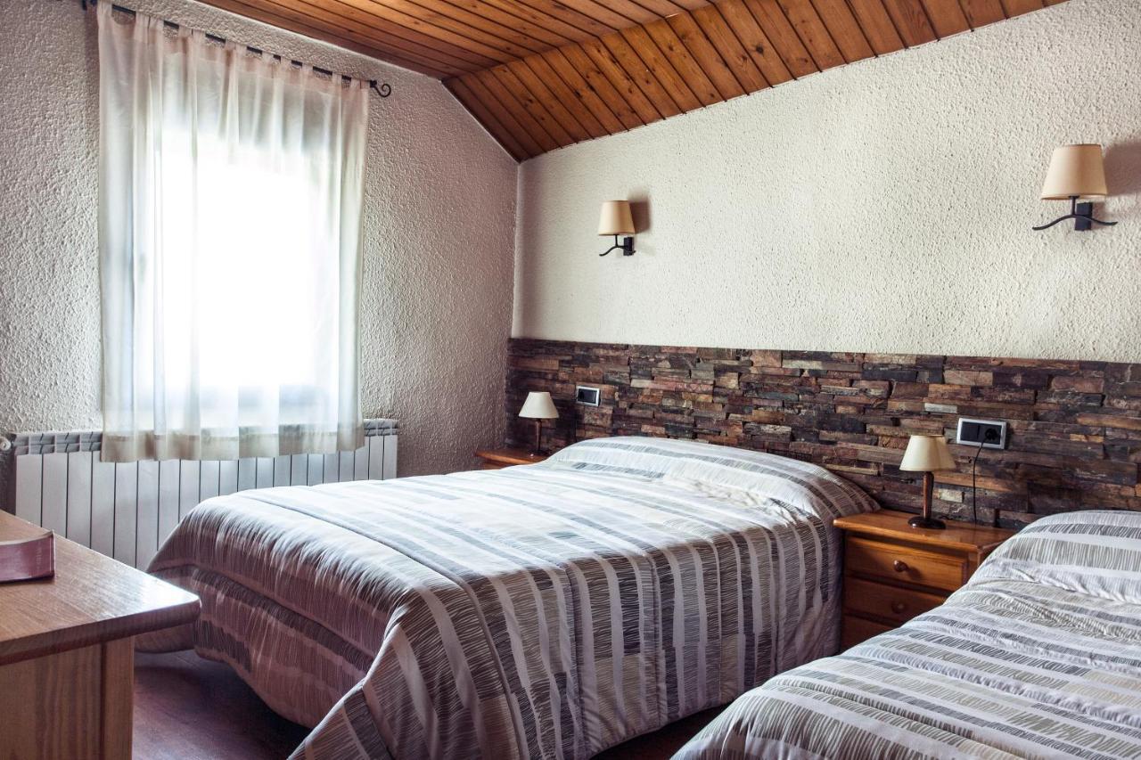Hostal La Plaça Erill la Vall Extérieur photo