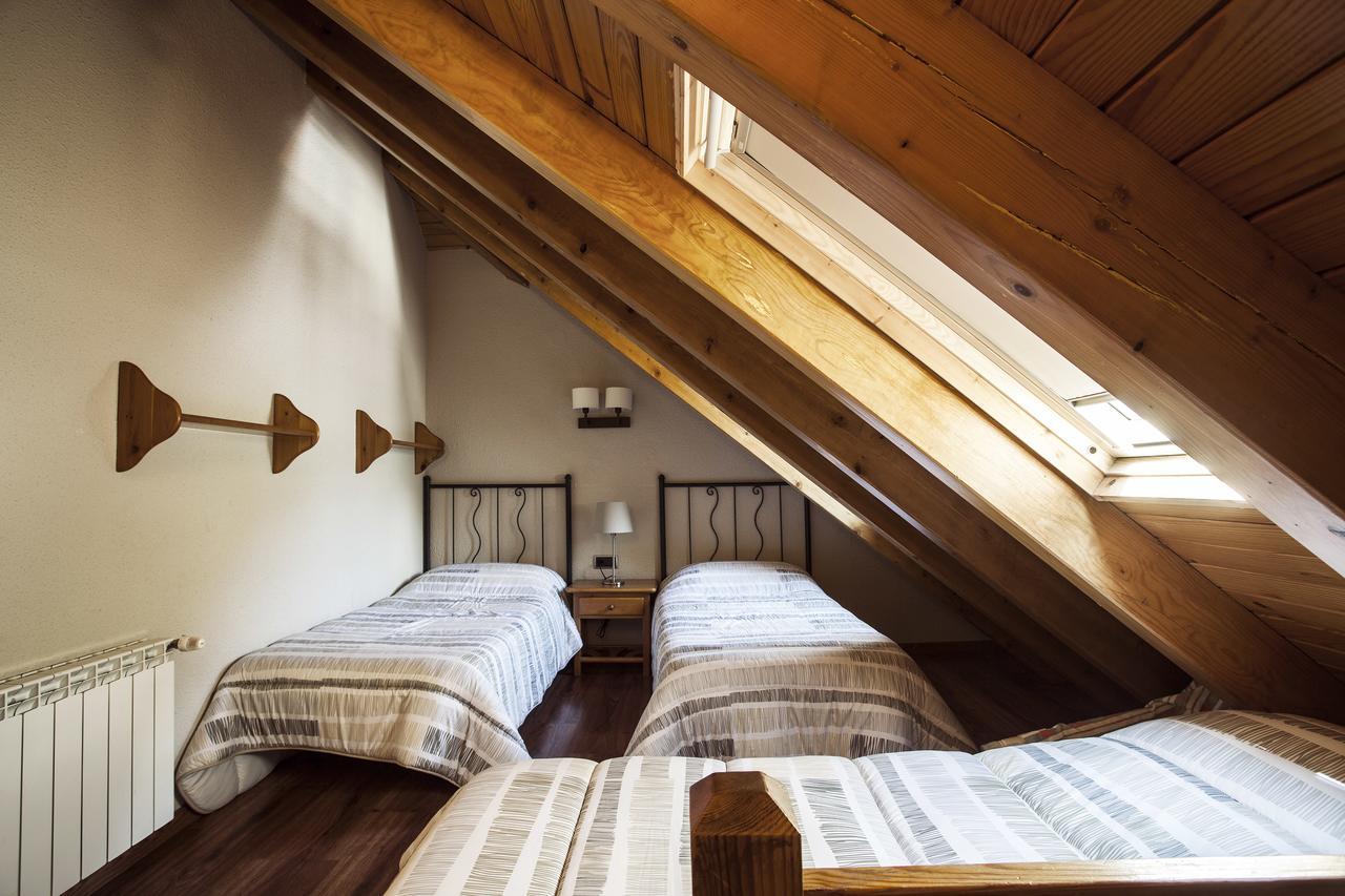 Hostal La Plaça Erill la Vall Extérieur photo