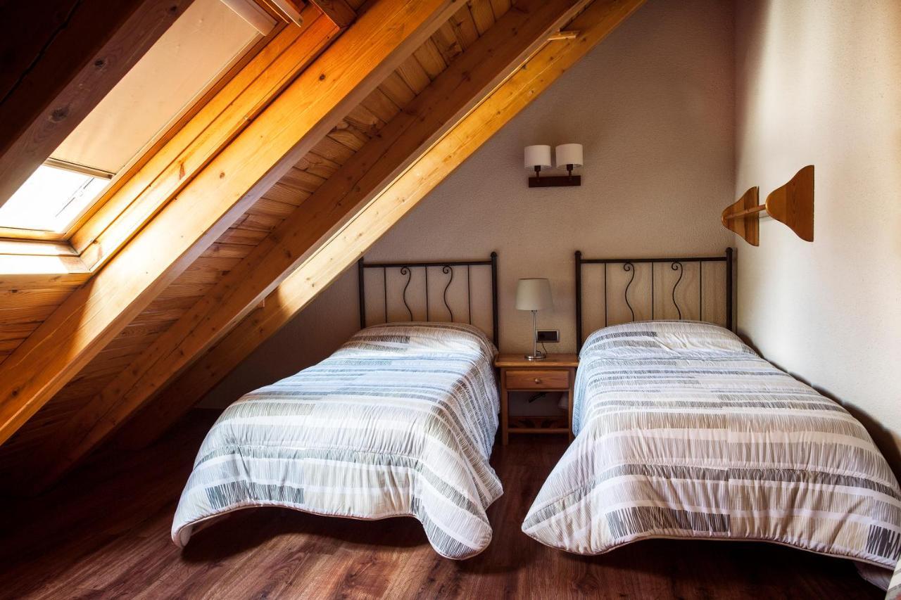 Hostal La Plaça Erill la Vall Extérieur photo