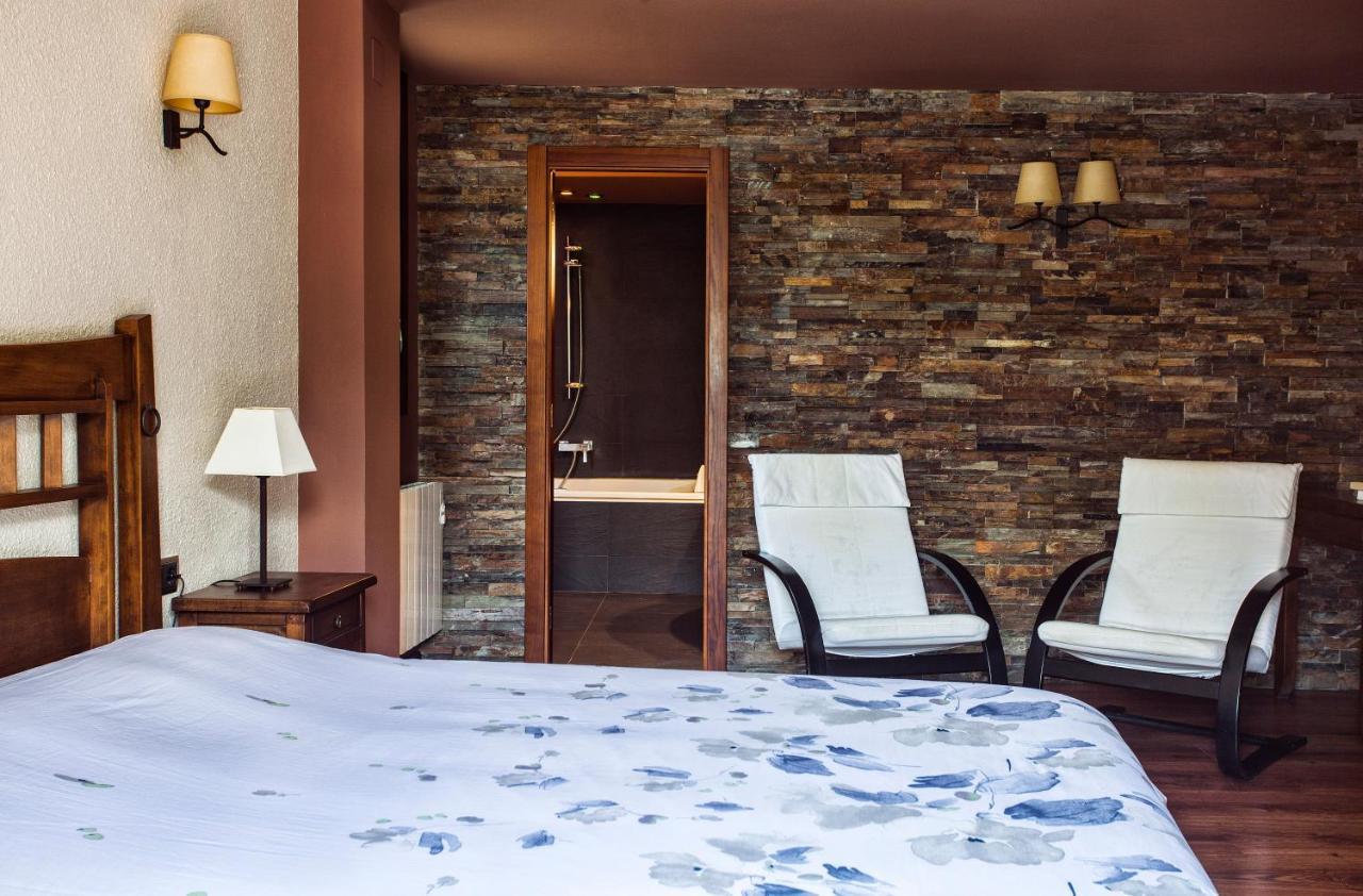 Hostal La Plaça Erill la Vall Extérieur photo