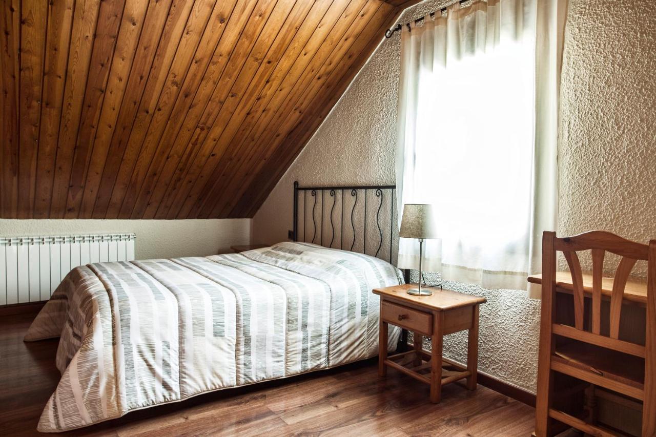 Hostal La Plaça Erill la Vall Extérieur photo