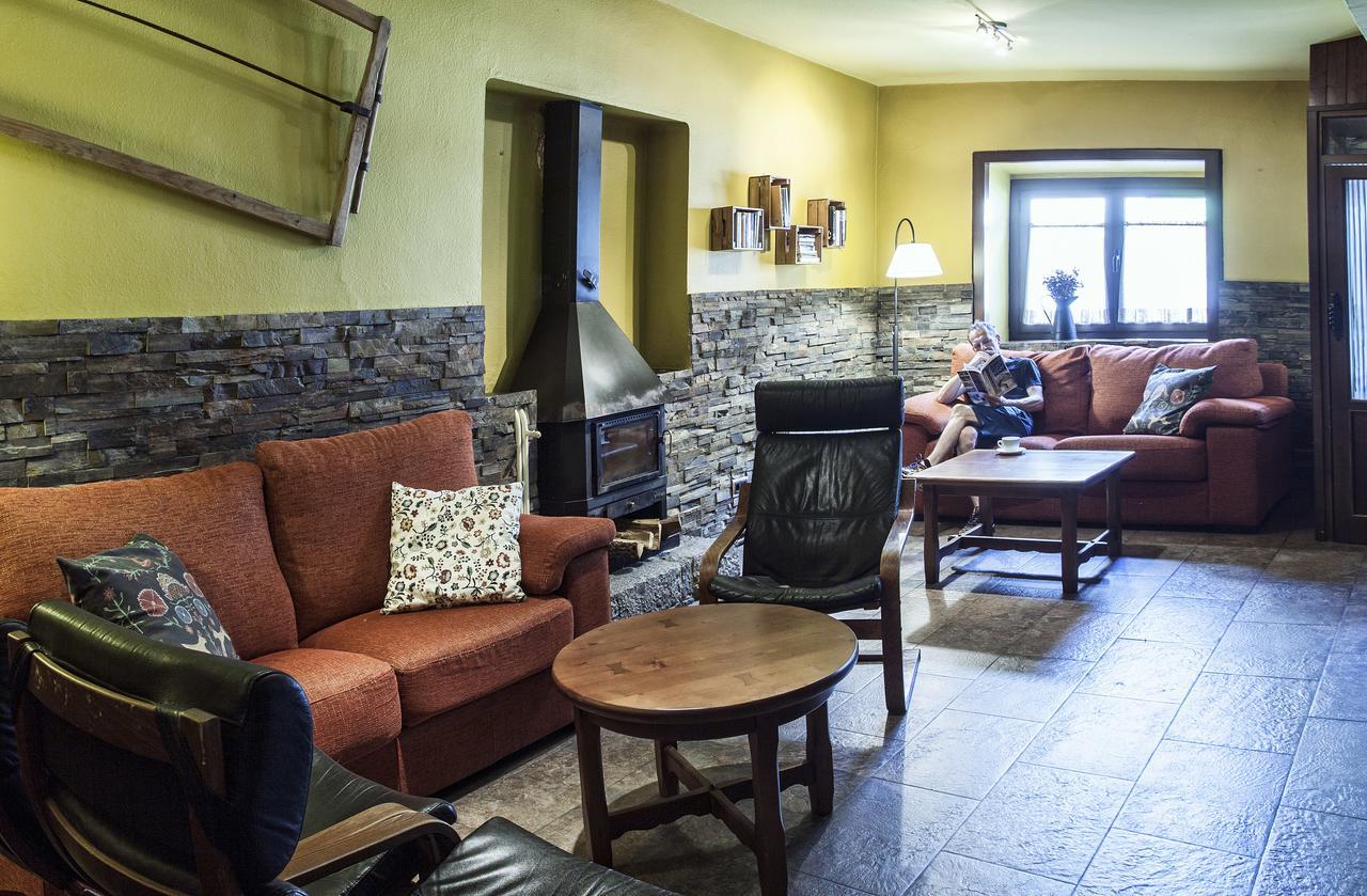 Hostal La Plaça Erill la Vall Extérieur photo