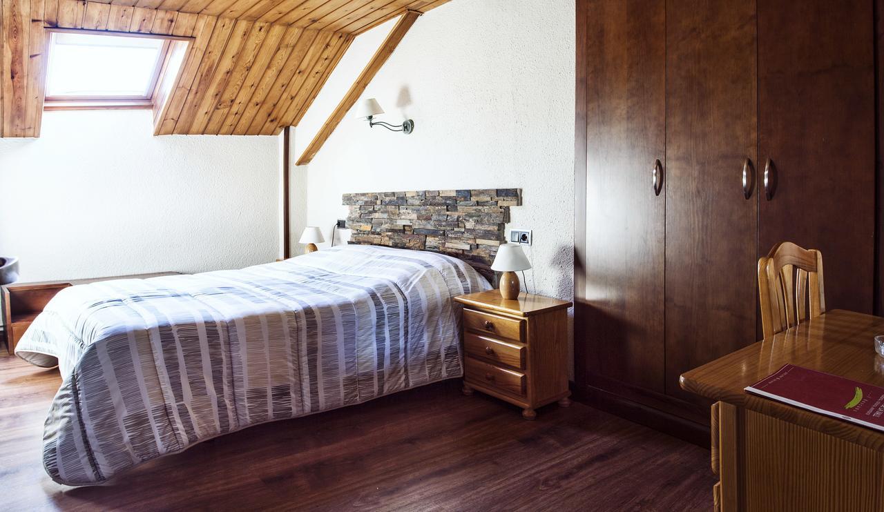 Hostal La Plaça Erill la Vall Extérieur photo